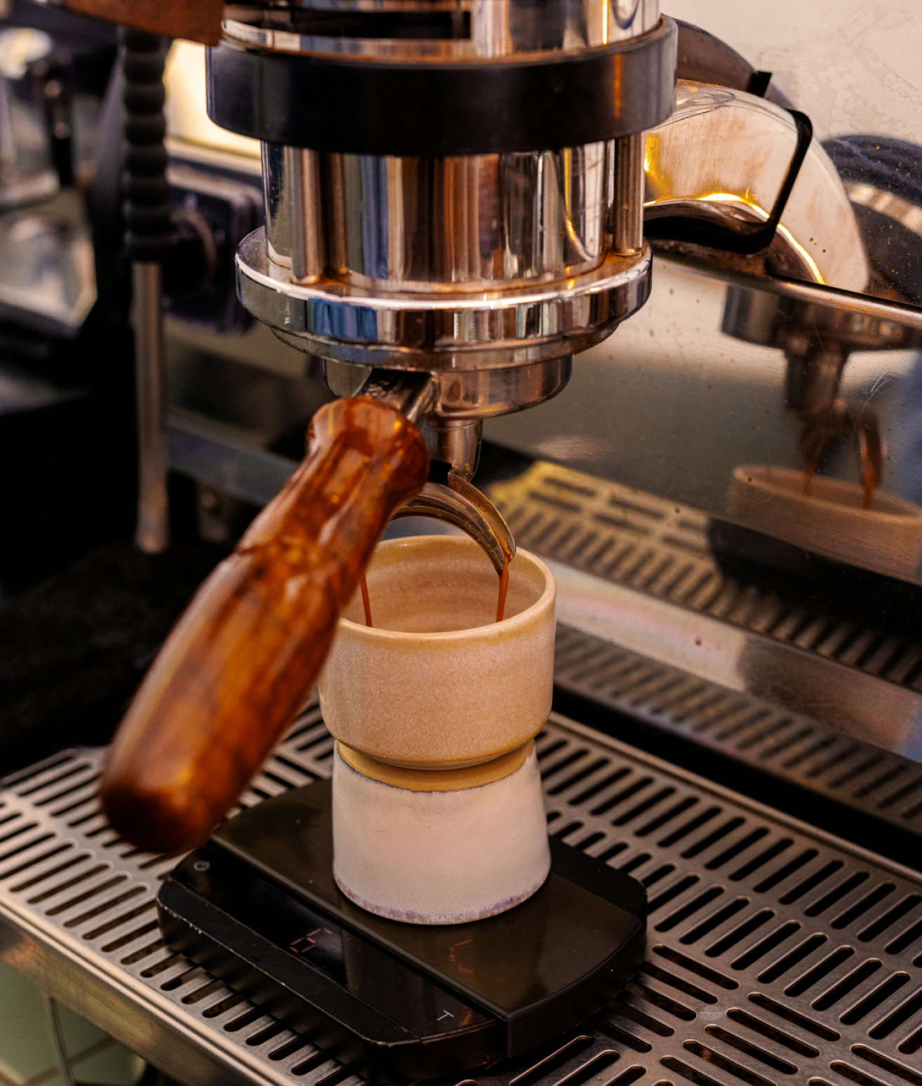 Rooibos Espresso, Bio-Rooibos Espresso aus der Espressomaschine, koffeinfrei von manzi, 200g