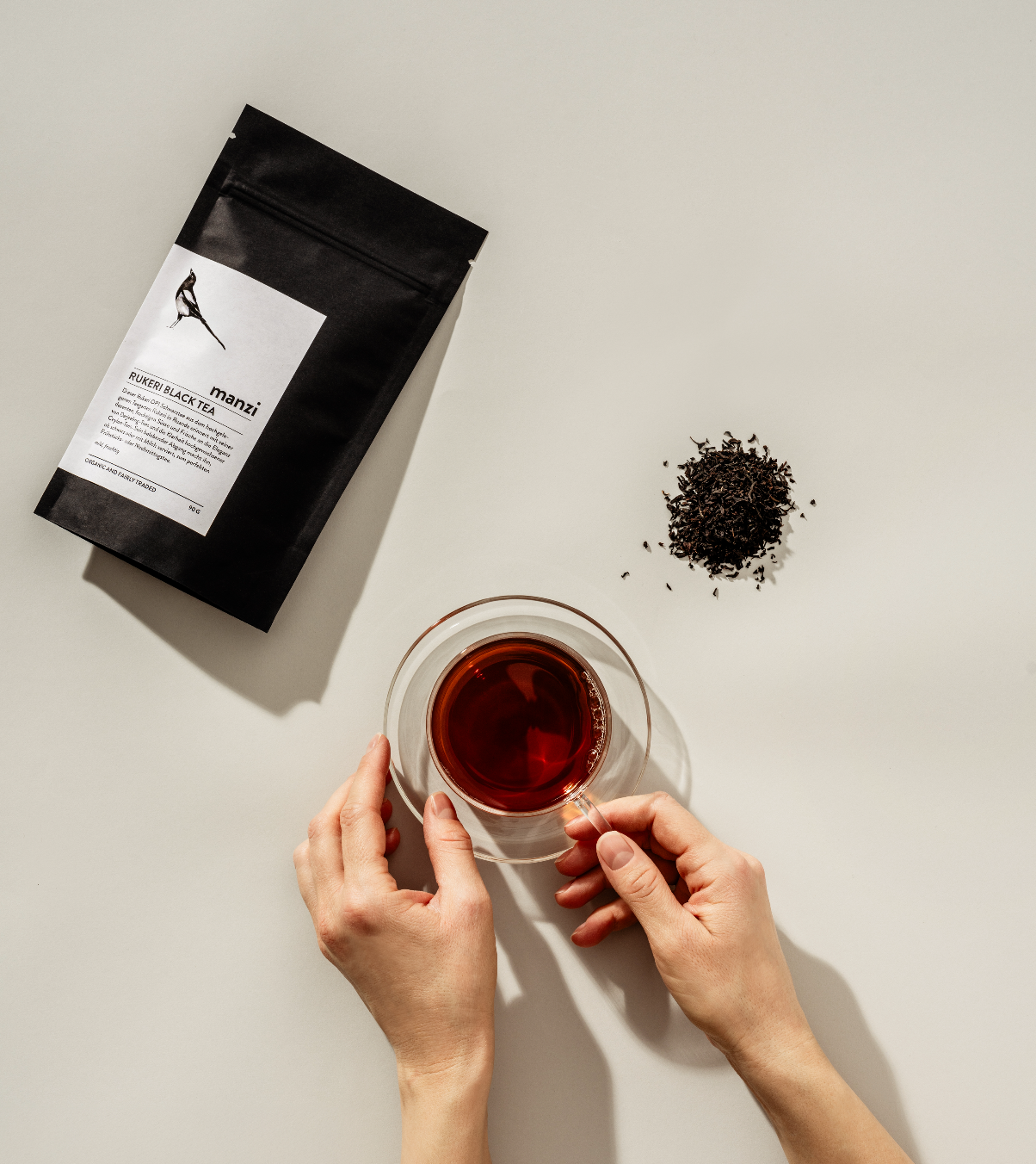 manzi Bio Rukeri Black Tea premium Teewasser